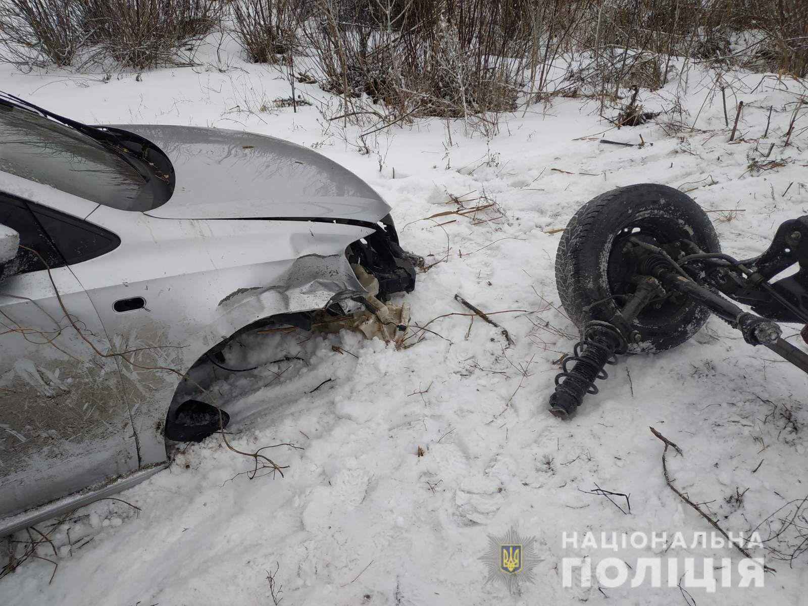 ДТП Харьков: Volkswagen сорвался с моста и перевернулся